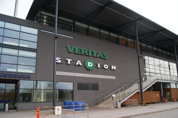 Veritas Stadionin markkinointijohtaja Carita Varjonen toivoo Palloliitolta järjestettäväksi kansainvälisiä otteluita.
Kuva: Juho Hirvonen