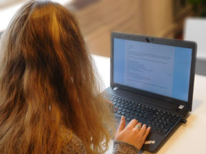 Sähköinen ylioppilaskoe suoritetaan kokelaan omaa tietokonetta käyttäen.