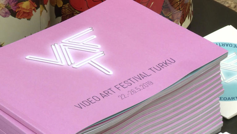 Festivaalin teokset ovat nähtävillä Turussa tämän viikon ajan. Kuva: Sofia Väänänen