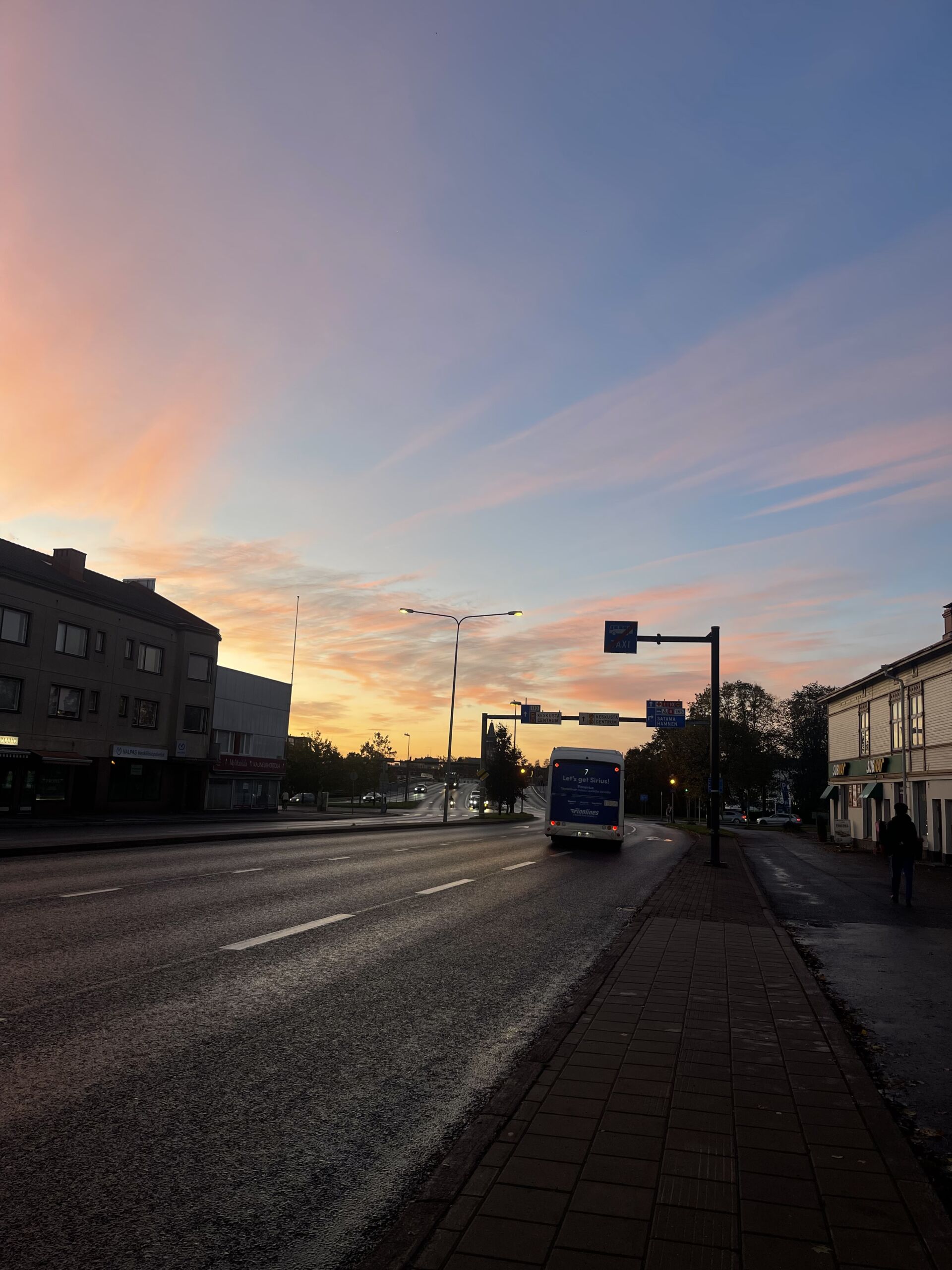 Kaamosväsymyksen mukana tulee usein kaipuu auringonvaloon. Kuva: Lauri Paananen