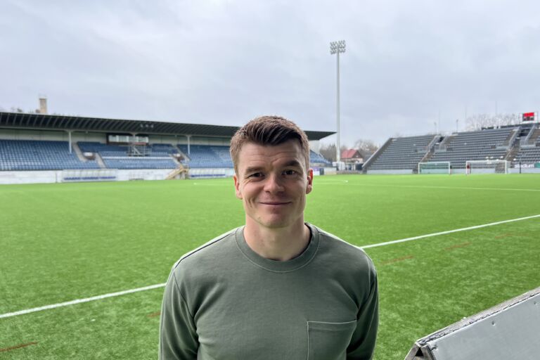 Albin Granlund kuvattuna Veritas stadionin kentän laidalla.