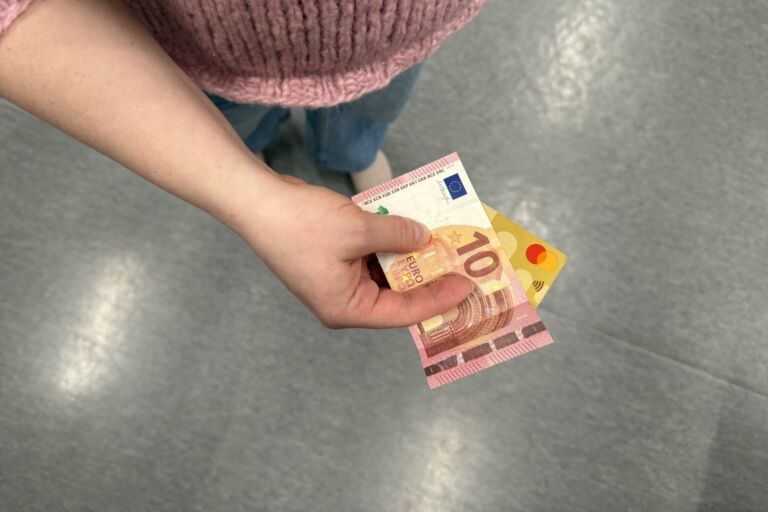 Heikentynyt huoltosuhde aiheuttaa haasteita julkiselle taloudelle. Kuva: Tilda Karus