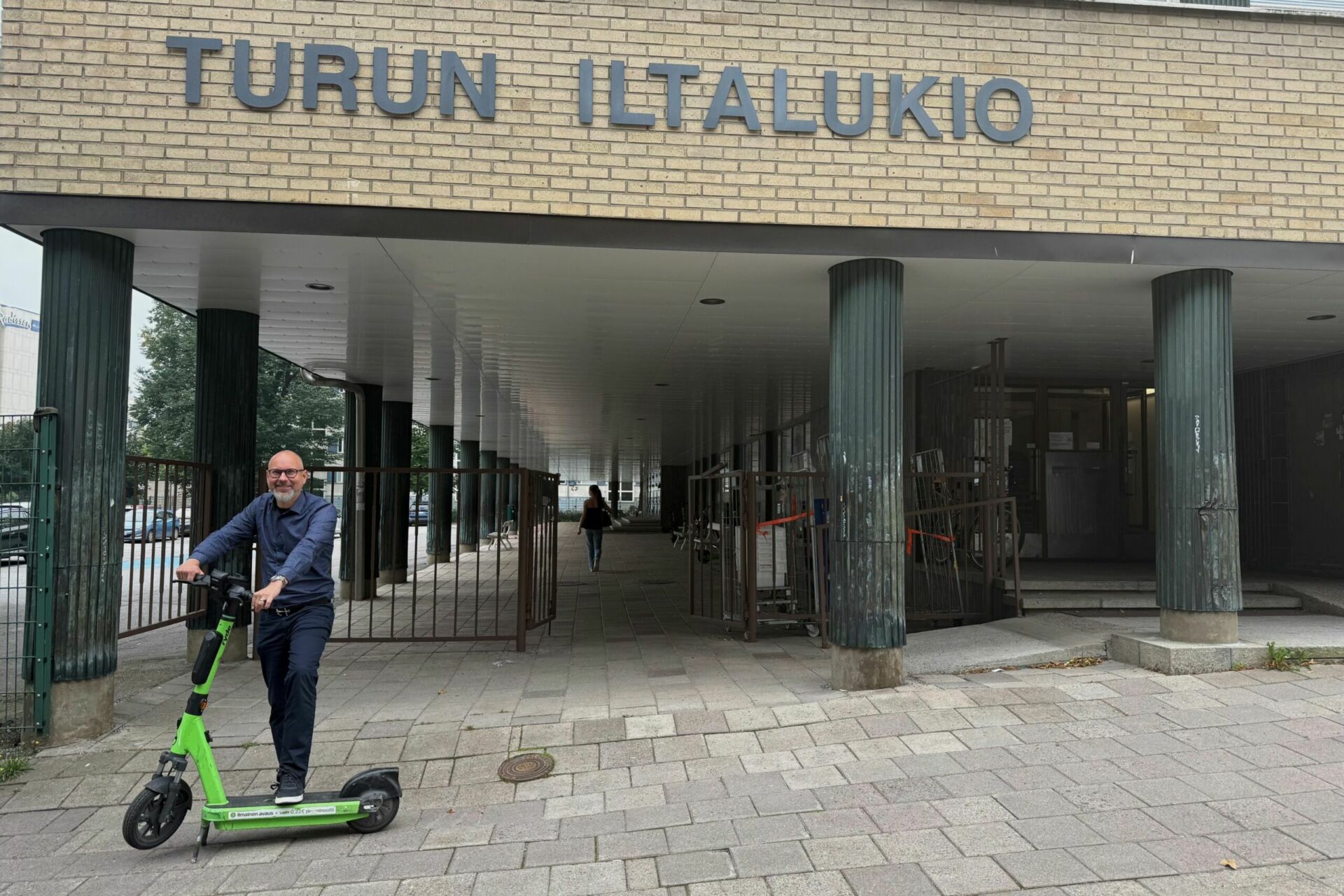 "Iltalukiossa työskentelee 25 vakituista opiskelijaa. Toimintamme kehittyy jatkuvasti", kertoo Turun iltalukion rehtori Sami Peltonen. Kuva: Tilda Karus 