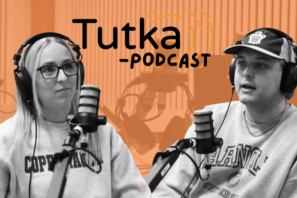 Podcastia tekemässä Viivi vasemmalla ja Patrick oikealla.