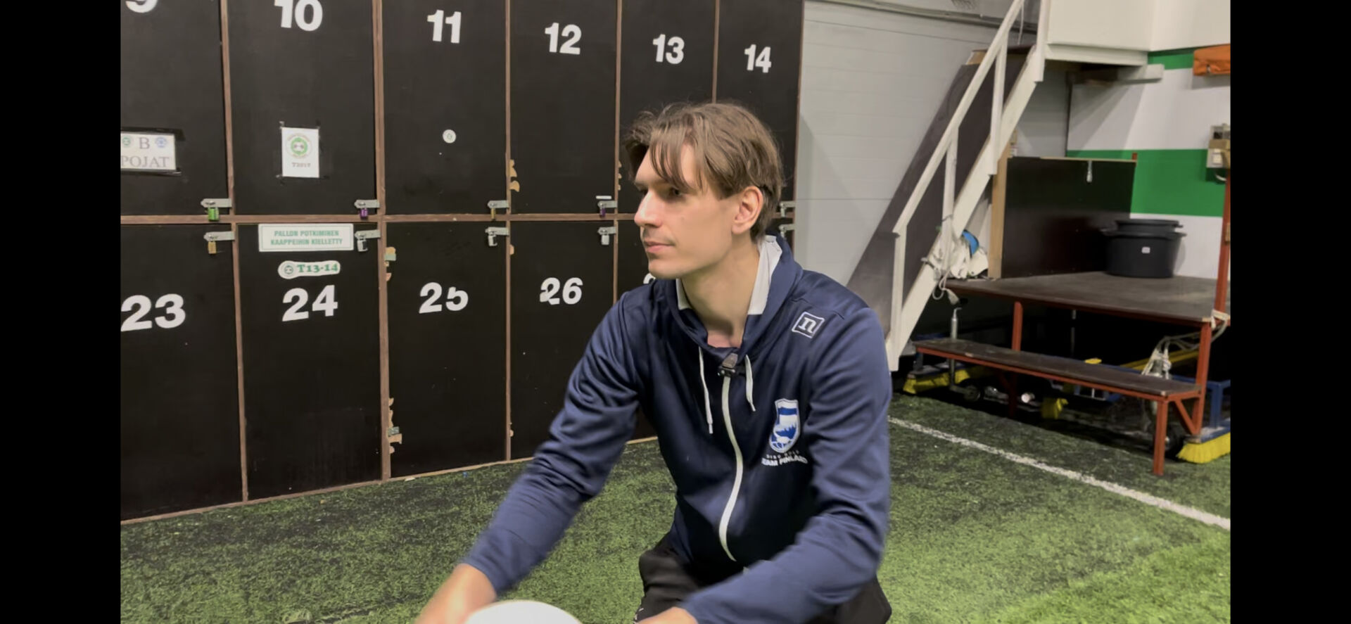 Otto Mäkinen haluaa tulevaisuudessa tehdä frisbeegolfista ammatin. Kuva: Veikko Peräkorpi