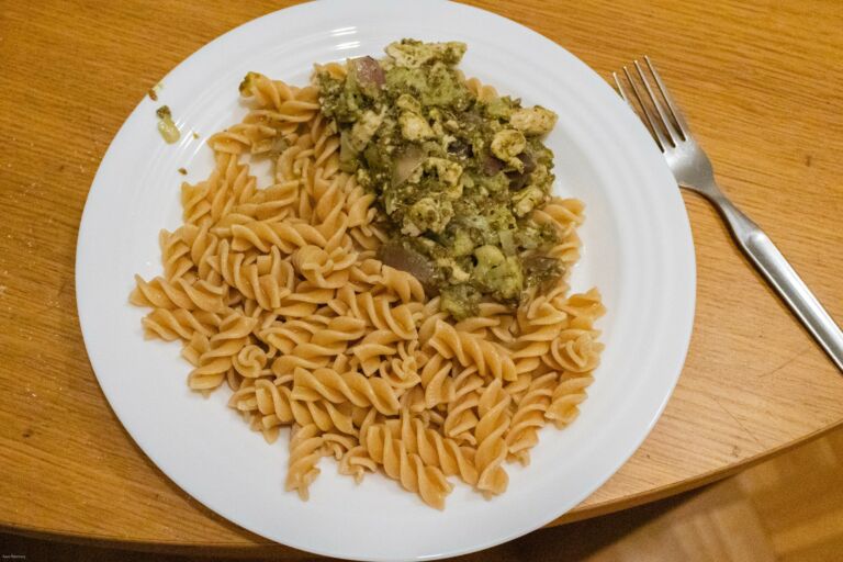 Kasvispainotteinen ruoka on kestävää ja edullista. Kuva: Aaro Rönnberg