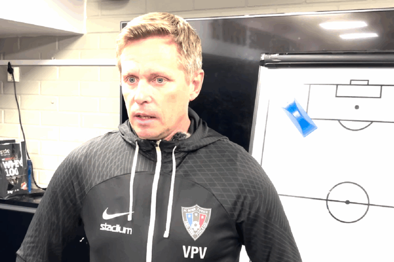 Veikkausliigaseura Interin päävalmentaja Vesa Vasara hyödyntää teknologiaa mm. pelaajahankinnoissa. Kuva: Veikko Nurminen