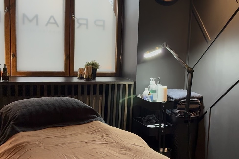 Erityisesti miehille suunnattuja kasvohoitoja löytyy useista kauneushoitoloista. Kuva: Kerttu Tolvanen