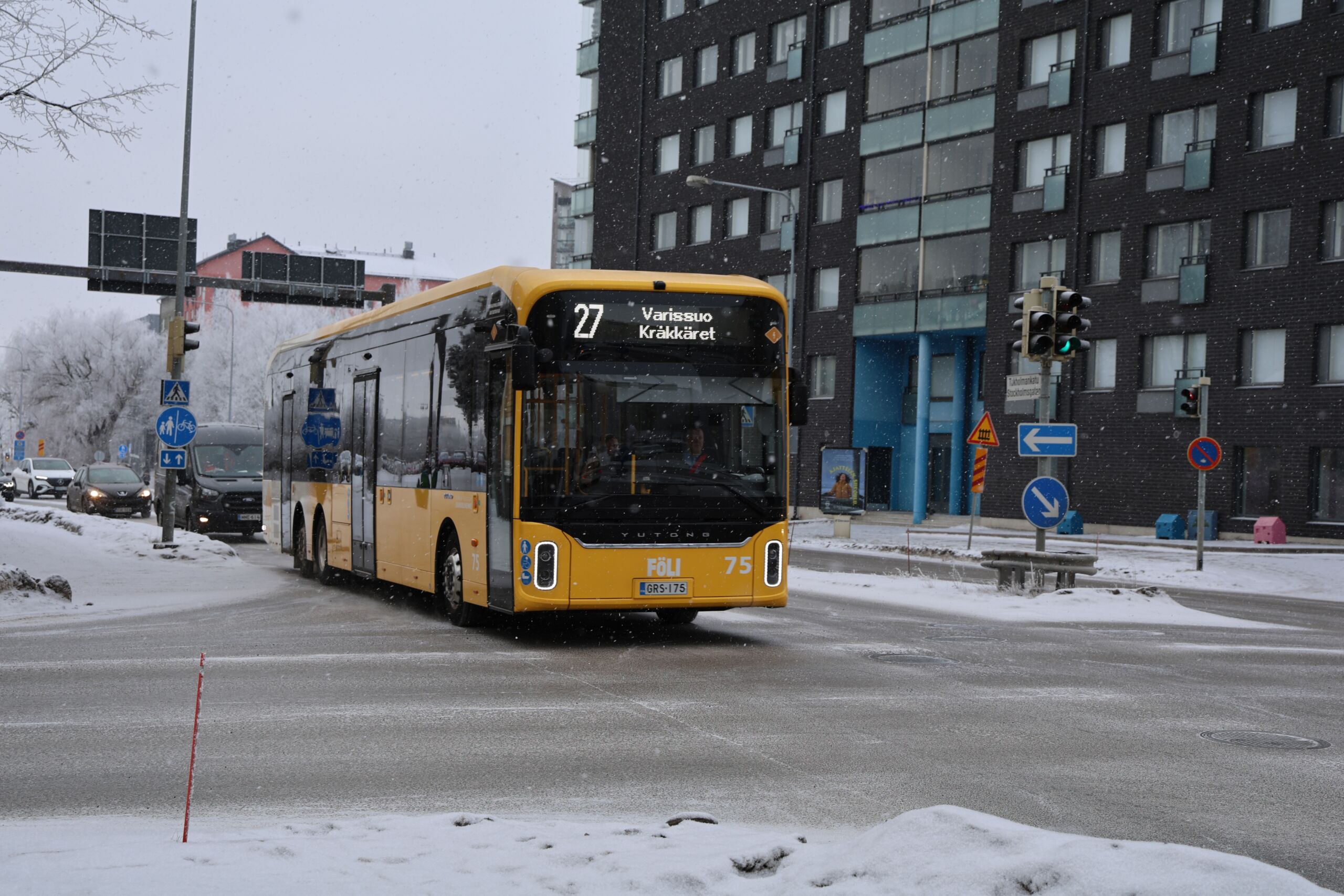 Fölin uusi linja 27 kulkee Kirstinpuistosta Varissuolle. Kuva: Eina Mäkelä