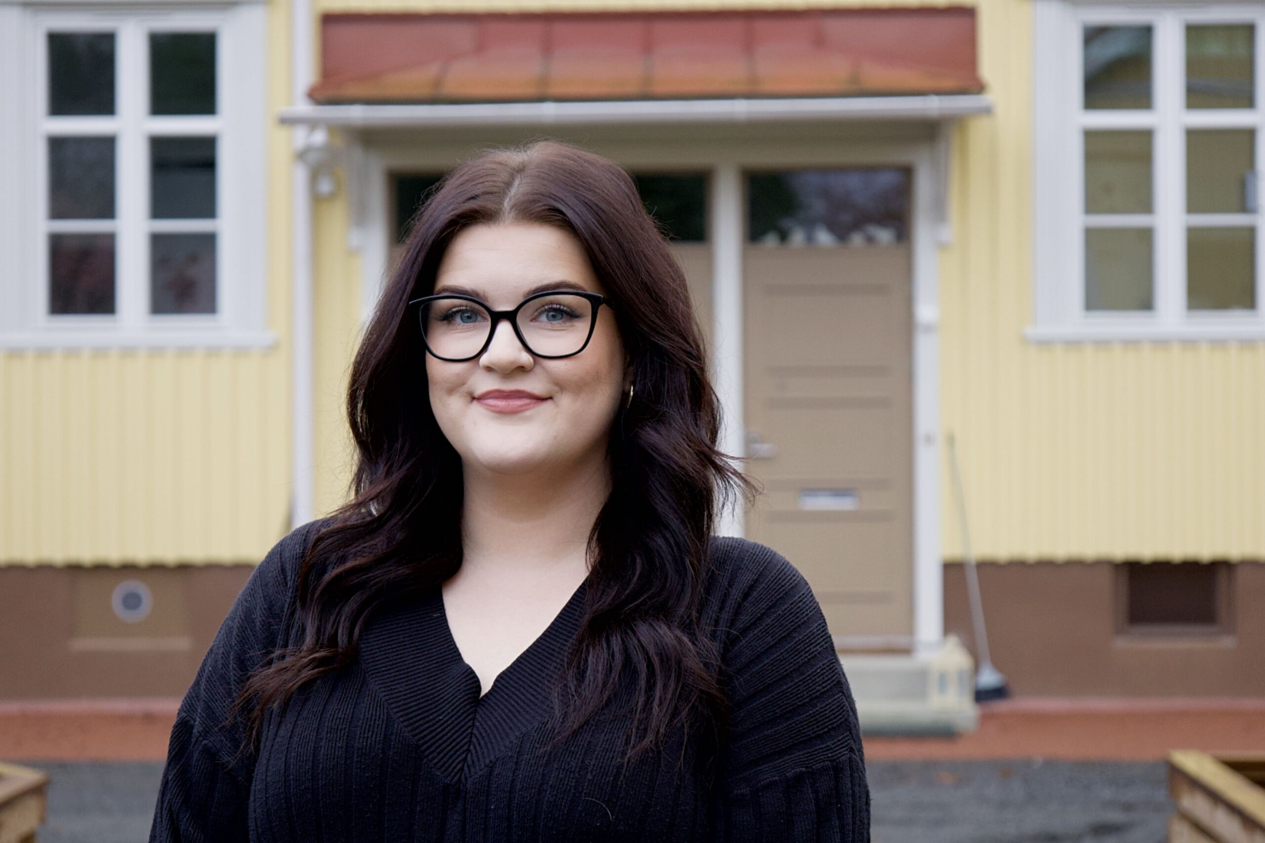 Oona Sanaksenaho palasi takaisin koulun penkille usean työvuoden jälkeen. Kuva: Dina Antonios
