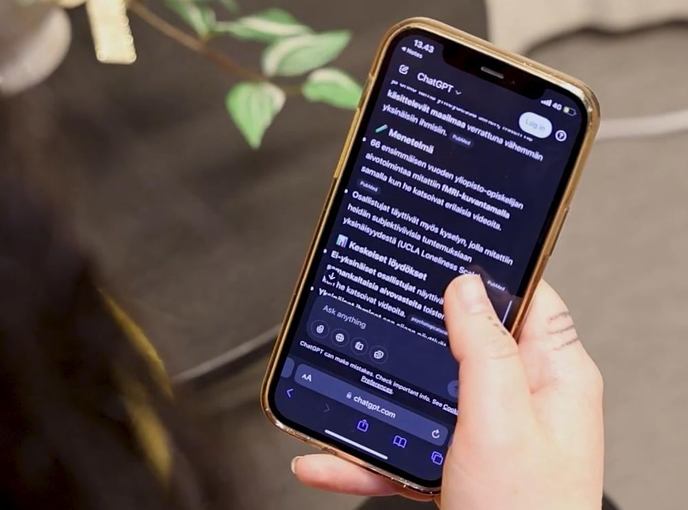 Tekoälyn tuottamaan tekstiin kannattaa suhtautua varauksella. Kuva: Emilia Heinonen