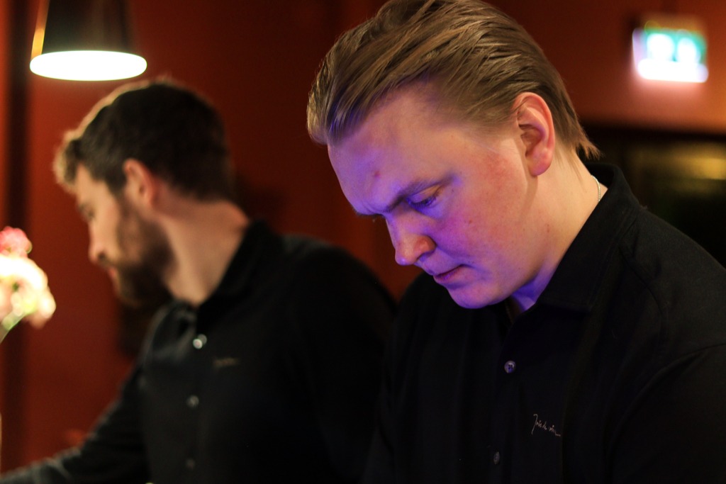 Antti Lassila (oik.) on työskennellyt ravintola-alalla 14 vuotta. Kuva: Ida-Maria Marila