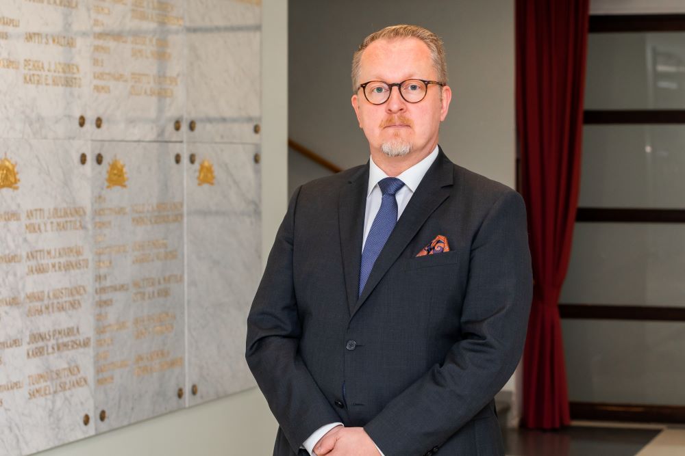 Maanpuolustuskorkeakoulun professori Teemu Tallberg arvioi, ettei asevelvollisuuden uudistaminen nouse ensi kevään eduskuntavaalien keskeiseksi teemaksi. Kuva: Puolustusvoimat