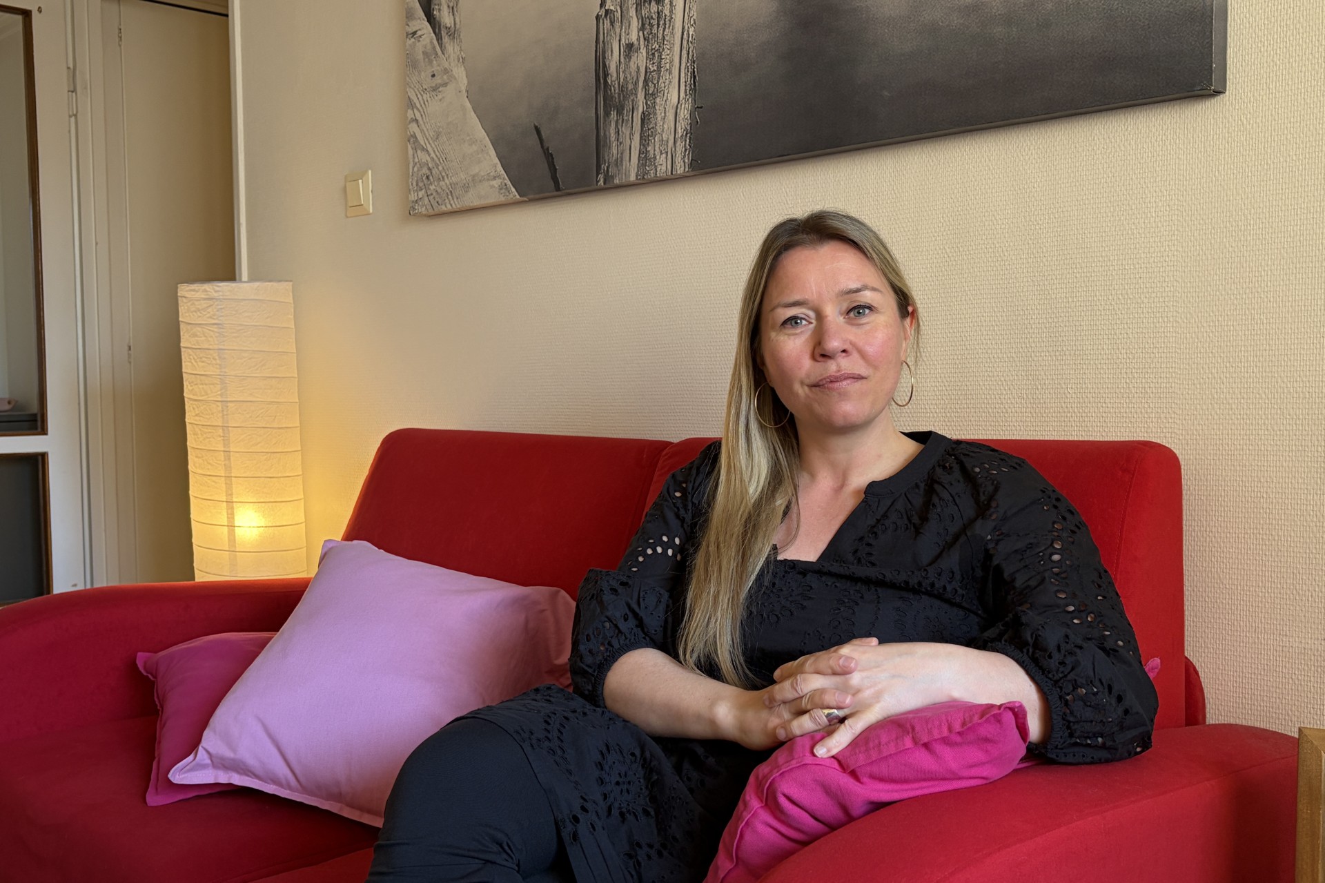 Anu Rönnqvist kokee, että vankien kuntouttaminen on yhteiskunnallinen kysymys. Kuva: Anniina Mäkipää